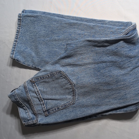 Aéropostale Light Wash Ripped Mom Jeans Size 4 - Picture 6 of 9
